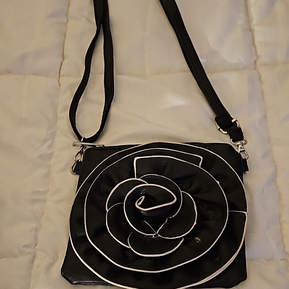 Black Circular Spiral Crossbody Bag (small)